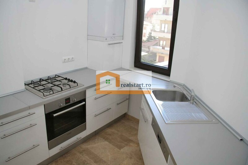Polona, P-ta Romana, exclusivist, metrou P-ta Romana la 600 m distanta